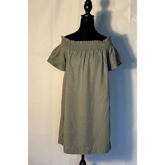 Vineyard Vines Dresses & Skirts - Vineyard Vines Madison Off Shoulder Dress Size Small